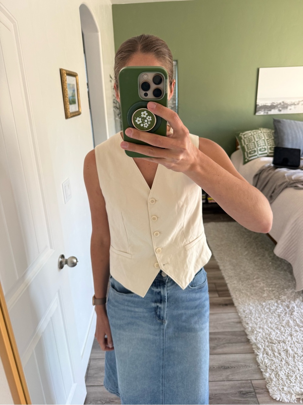 Goelia Washable Wool Cream Vest